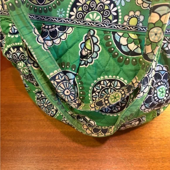 Vera Bradley Vibrant Green Patterned Tote Bag - Picture 2 of 9